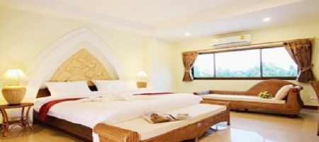 preiswertes Luxus Hotel in Nang Rong